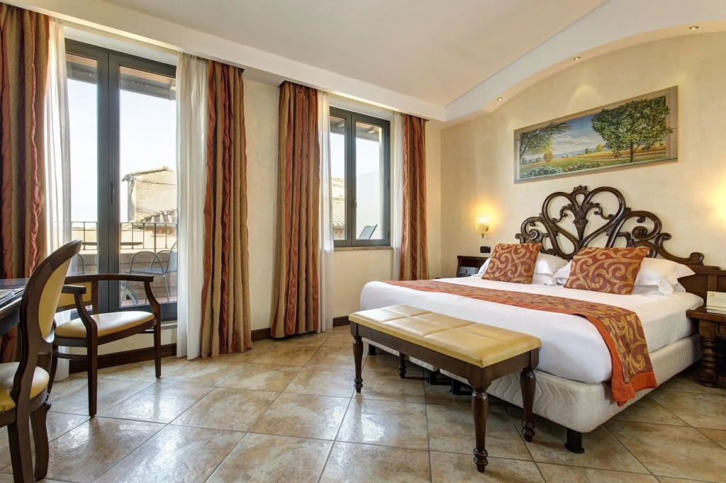 Hotel Athena