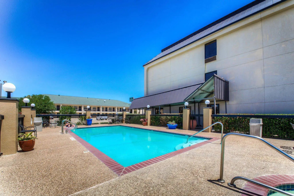Holiday Inn Express Hotel and Suites Weatherford by IHG
