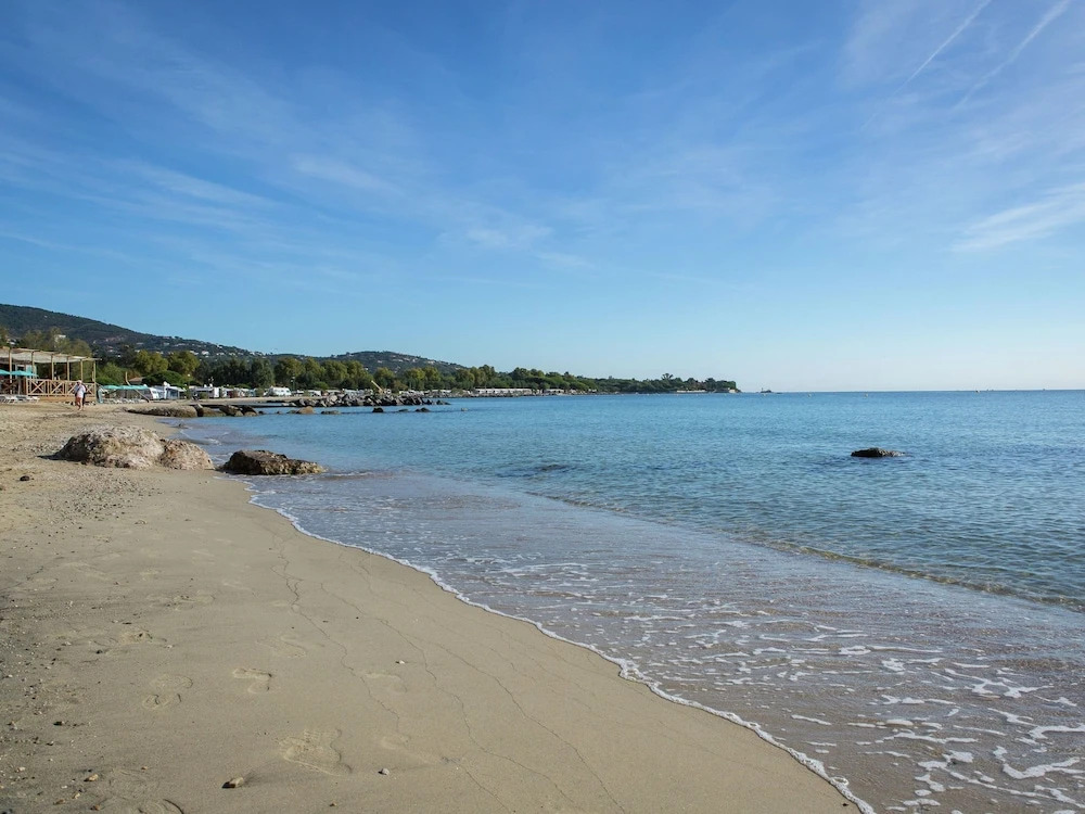 Comfortable Apartment With Dishwasher, on the Côte D'azur