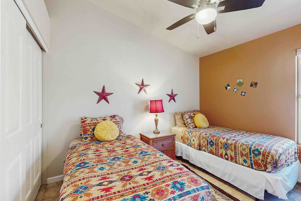 Private Pool, Yard & Pool Table! 'avondale Abode'
