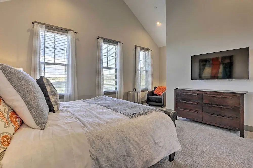 20 Mi to Winter Park: Mtn-view Townhome w/ Balcony