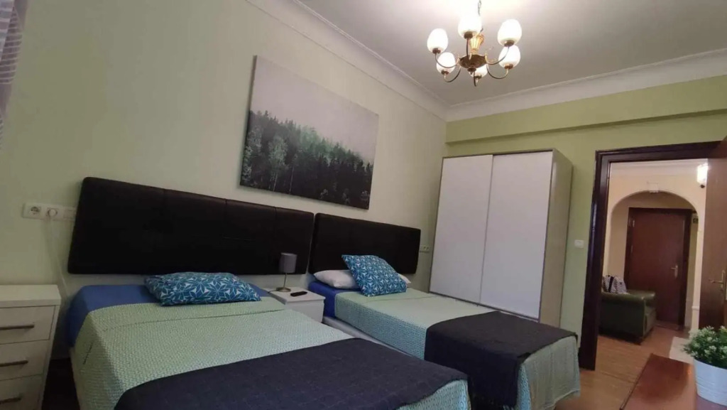 FlipHouse Rooms Pensión⭐