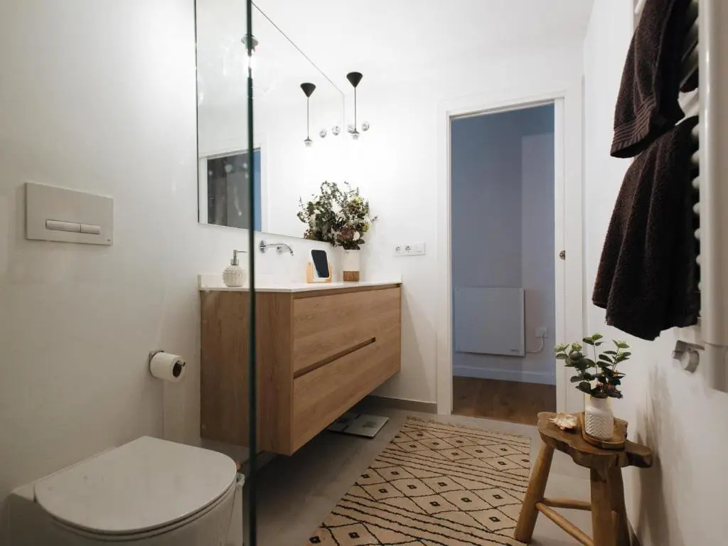 Pz triana amplio, moderno y luminoso apt 2d 2b