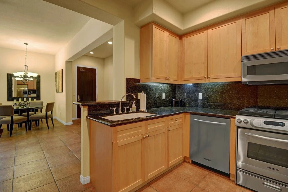 Barefoot Villa Mountain Views & Luxury Spa Access