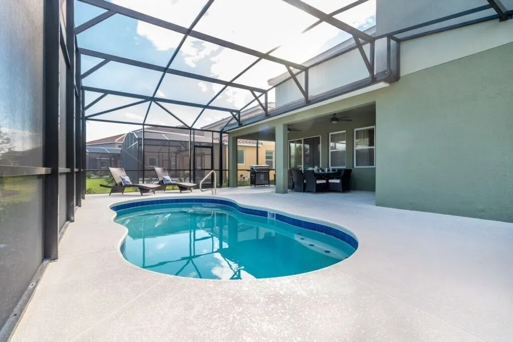 Luxury Brand New 7 Bedrooms Private Pool Home