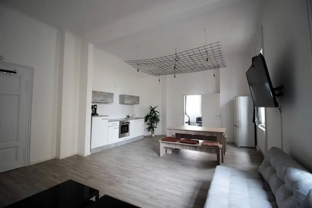 Geräumiger Altbau für große Gruppen