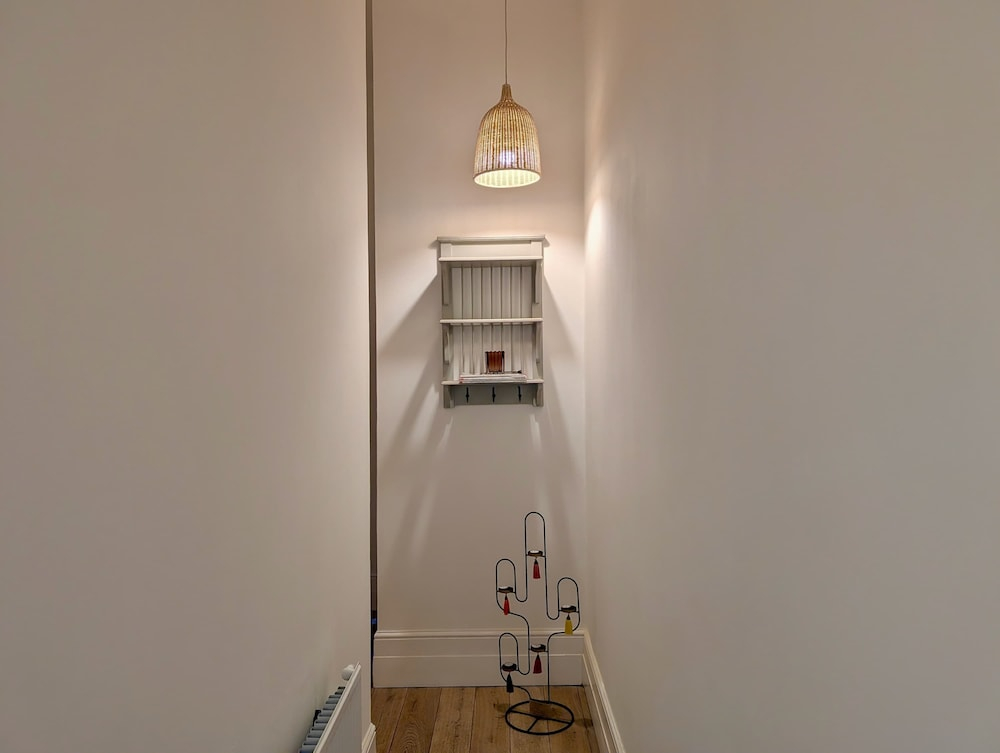 Elegant 2-bed Flat in Shenfield