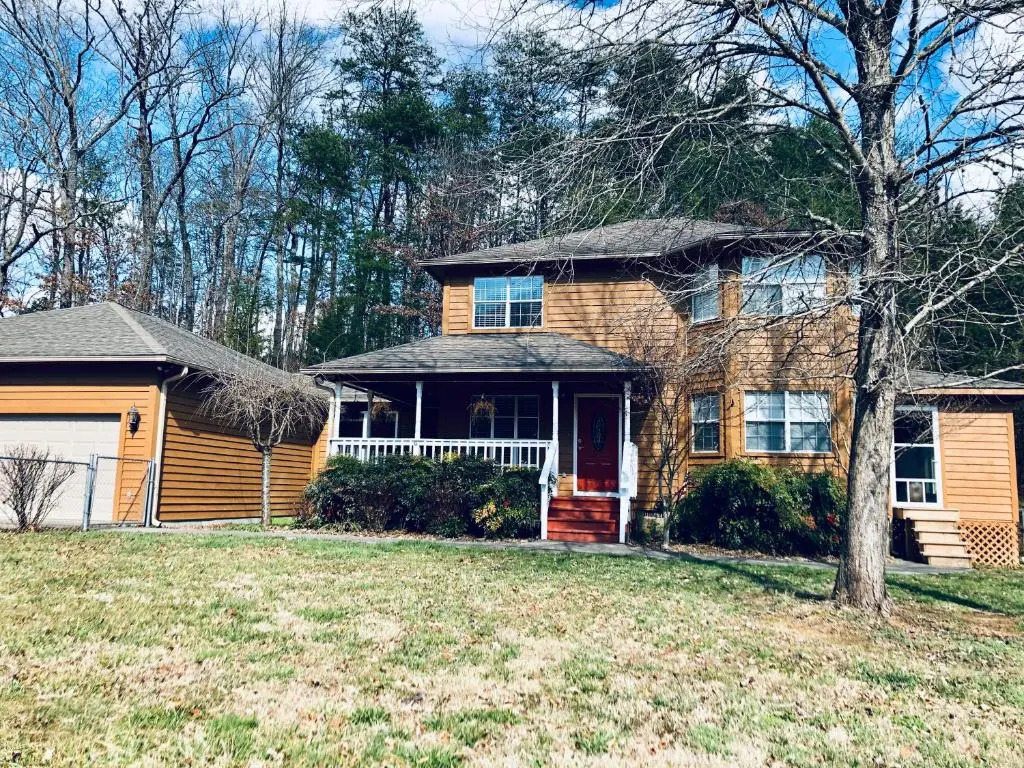 5Bedrooms*4KING BEDS*OUTSTANDING LOCATION*HotTub*