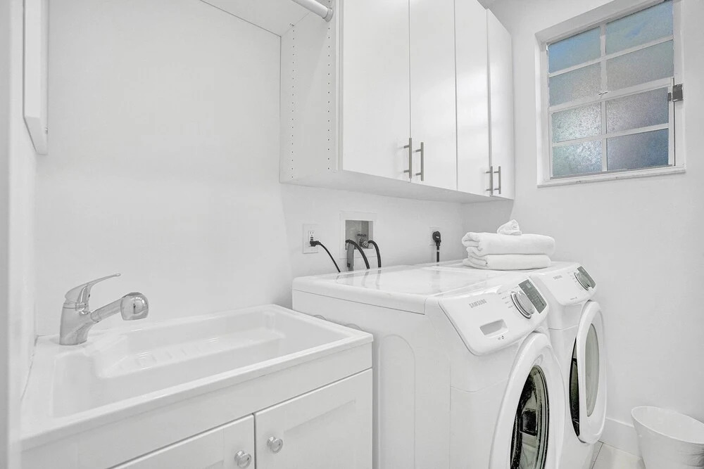 4BR Hollywood Beach Home with Pool