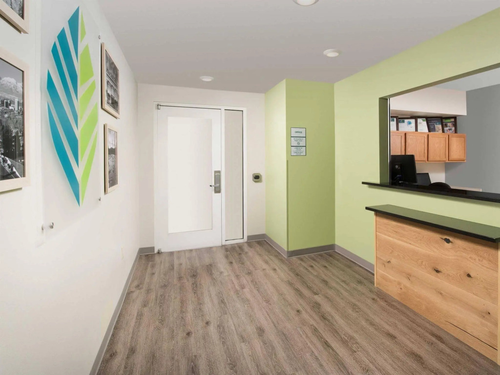 Woodspring Suites Ogden
