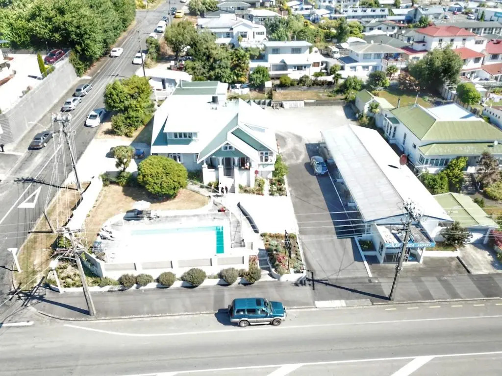 Picton House B&B and Motel