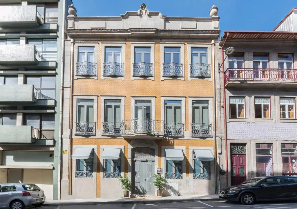 Catarina Serviced Apartments by HostWise