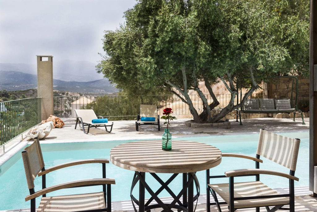 One bedroom villa with private seawater pool Just 150 meters from the sea