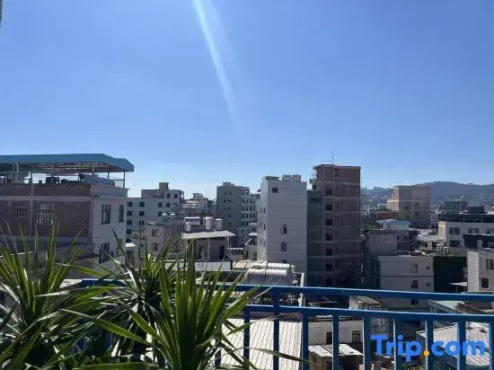 Maitreya Lvle Hot Spring B&B