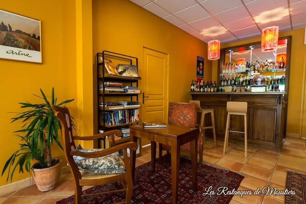 Hotel Les Restanques De Moustiers