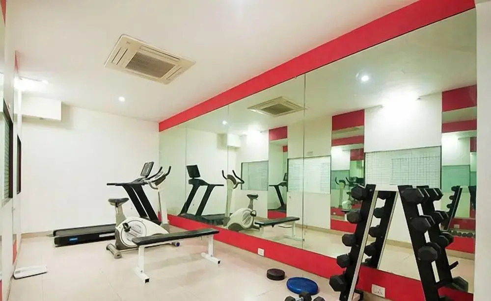 Hotel Blue Neck Hudda City Centre Fortis Hospital