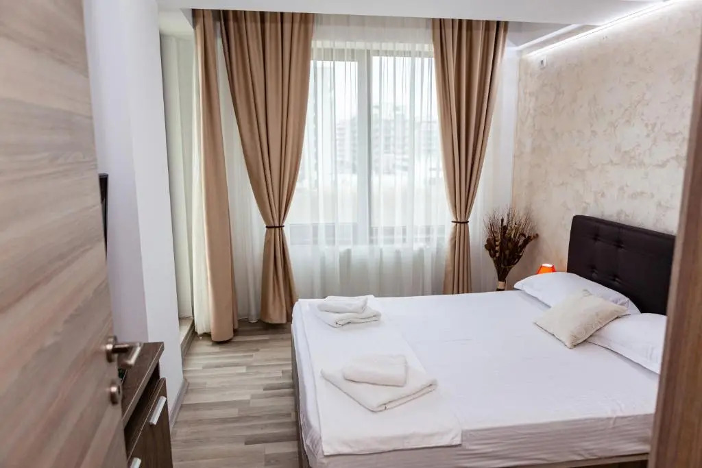 Summerland Sea View Apartment