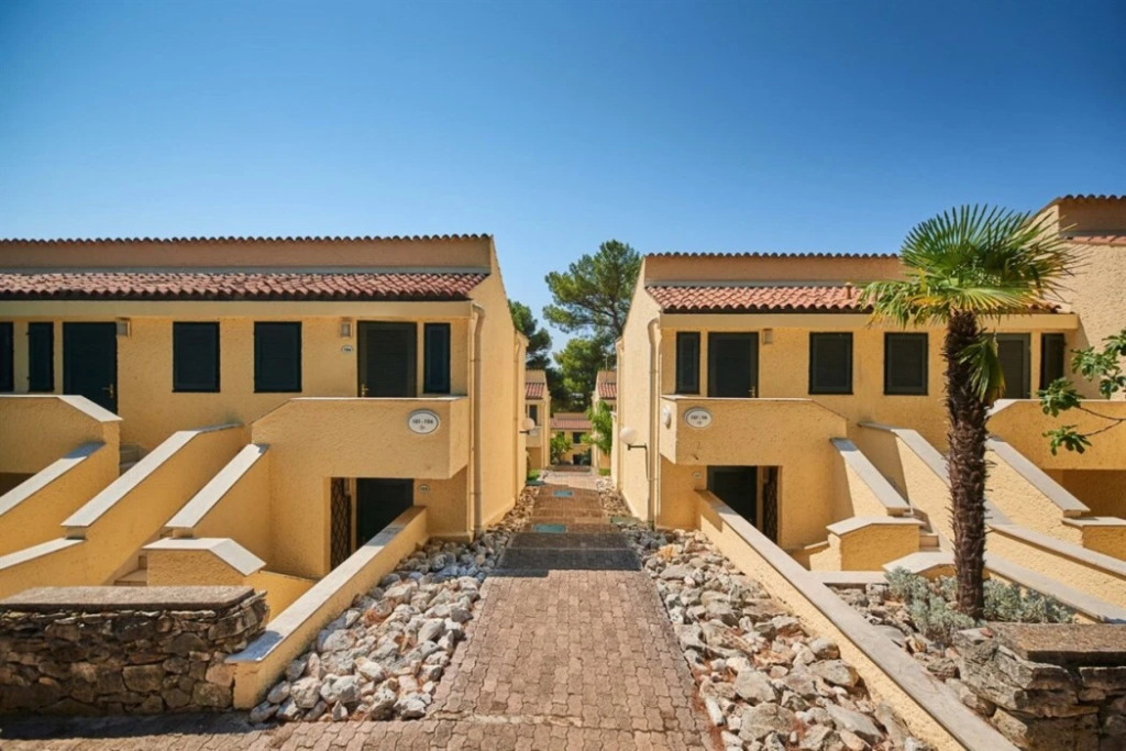 Studio Apartments Laguna Bellevue
