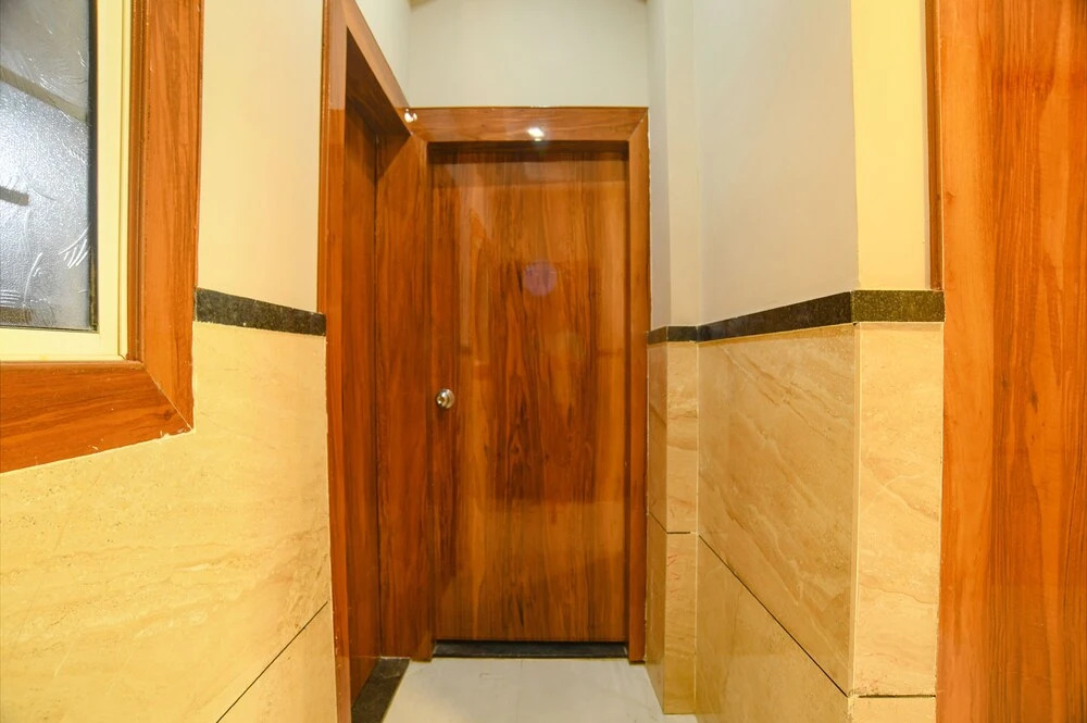 FabHotel Royal Palace