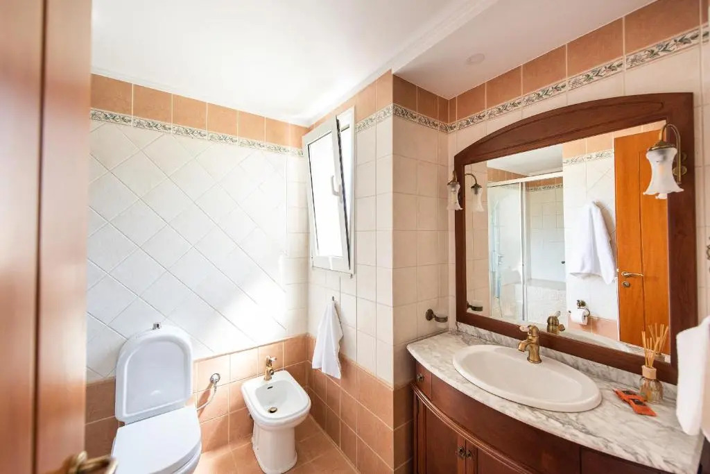 ELIDA -pool, billiard, views, 4min walk to the sea