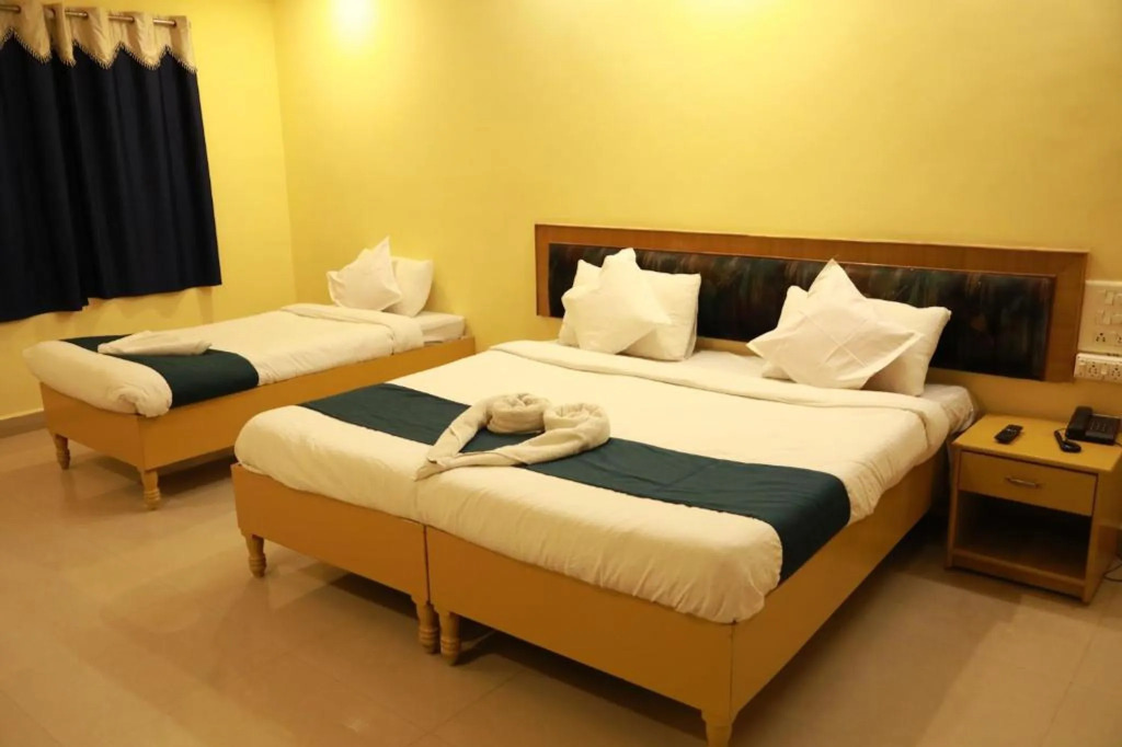 Sravanthy Inn
