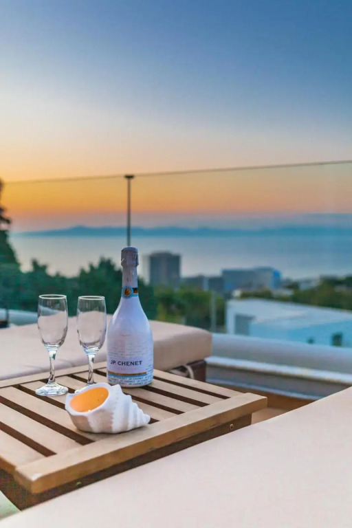 FlyViewFlatsGOLD PrivateHotTub with SeaView