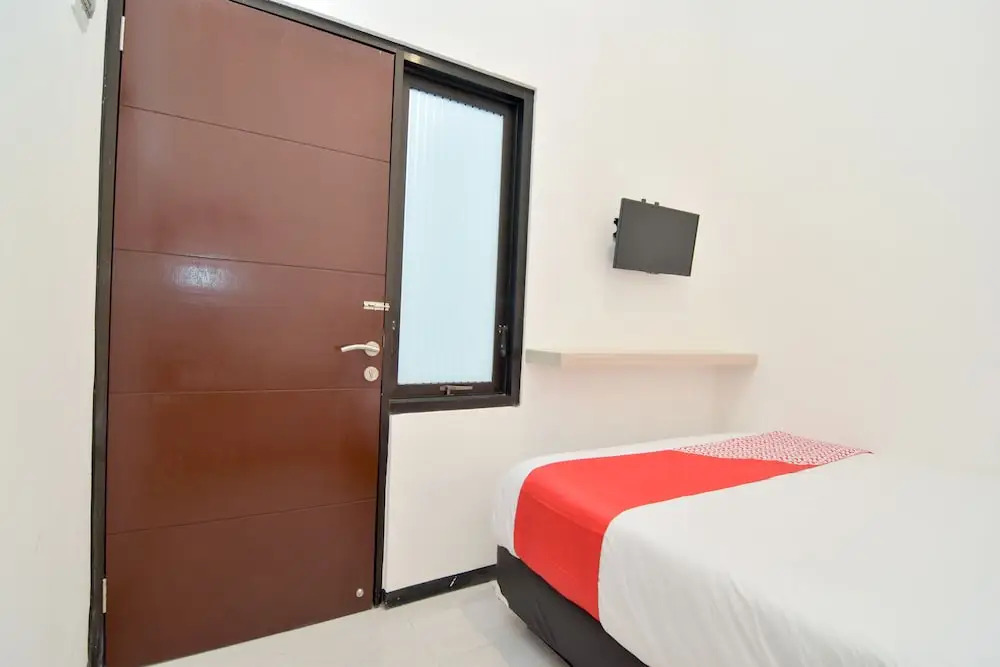 Oyo 1060 Rungkut Mejoyo Selatan