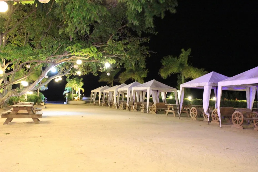 Laiya White Cove Beach Resort