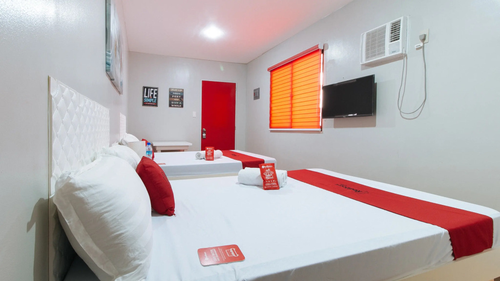 RedDoorz near Christ the King Medical Center