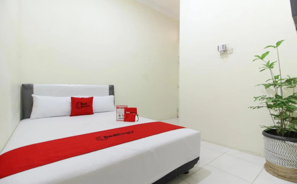RedDoorz @ Jalan Damai 3