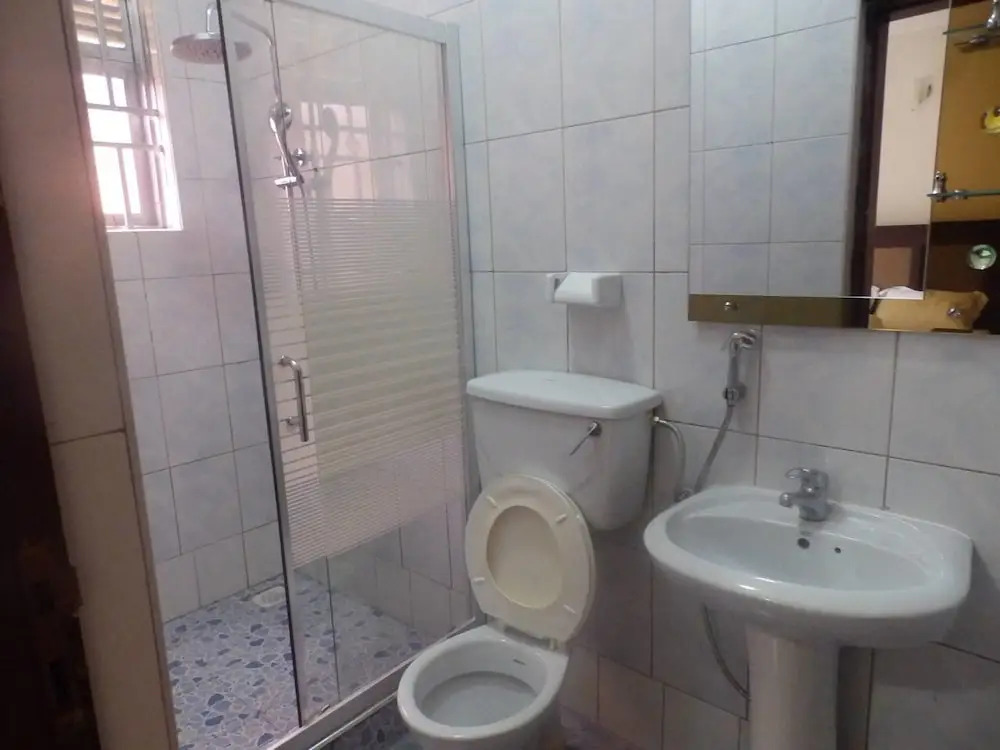Emra Hotel
