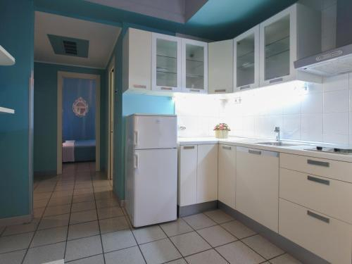 with FREE PARKING - con Parcheggio incluso - The Boheme Navigli - Quiet & comfy vintage Junior Suite