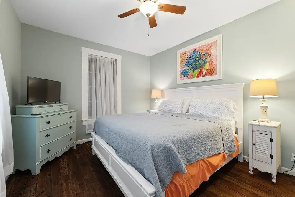 The Dinghy 2 Bedroom Home