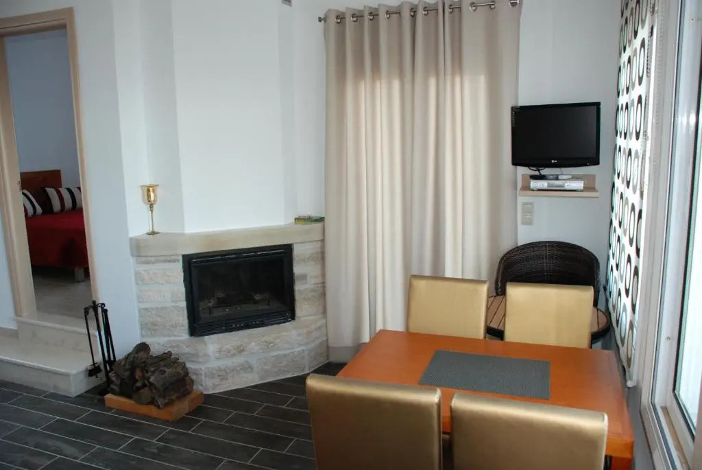 Alexena Apartments