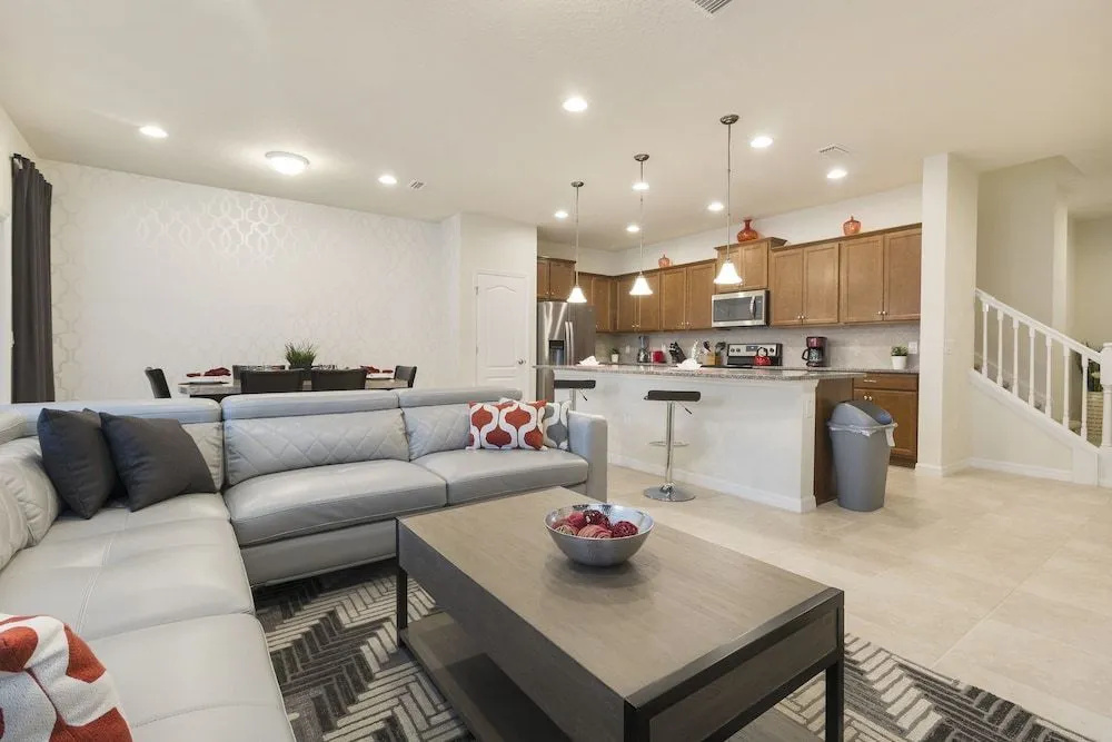 Windsor at Westside - 8882 Geneve Court