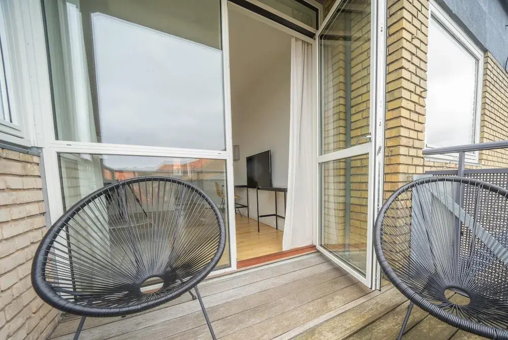Great 2-bed in Frederiksberg w Balcony - 203