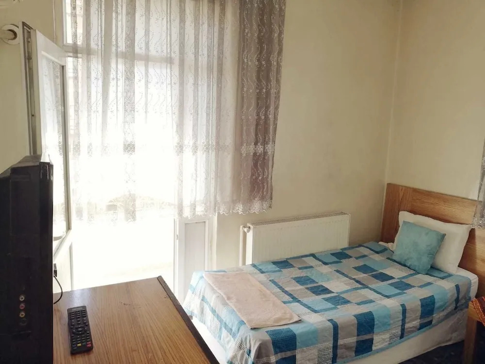 Omur Hotel