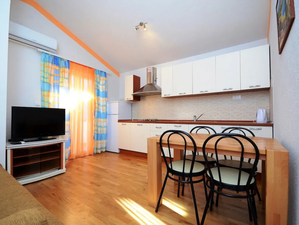 A5 - apt With 2 Balconies, 5 min Walking to Beach