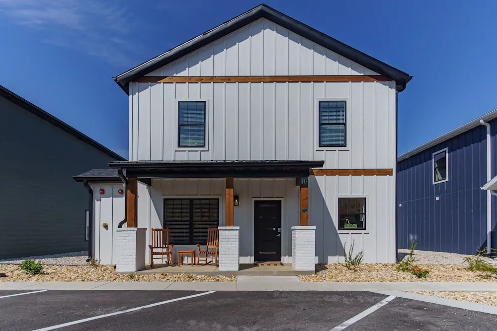 Chateau Royale 5 Bedroom Home by RedAwning