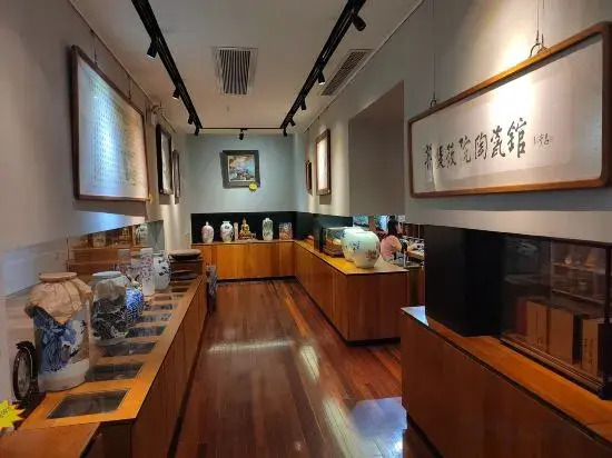 Pure Tea and China Hostel