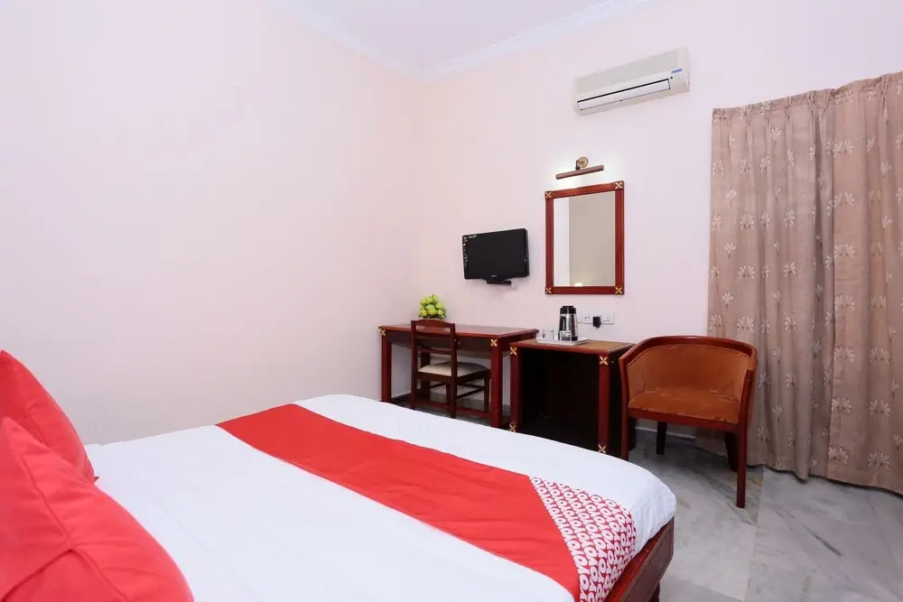 OYO 24157 Karthika Residency