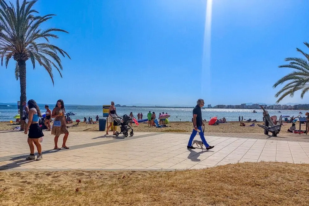 Apartment in Roses Near Playa de Roses Beach