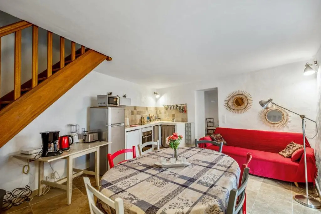 Maison de 2 chambres avec vue sur la ville et wifi a Bonnieux