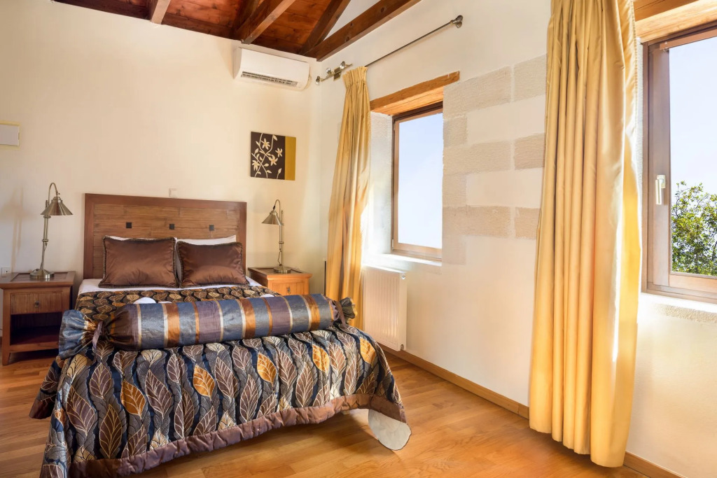 Olga's Filoxenia - Villa Aladanos-private pool and heated jacuzzi