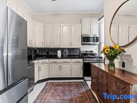 Luxury, Historic 4Bd Rowhouse in the Heart of DC!