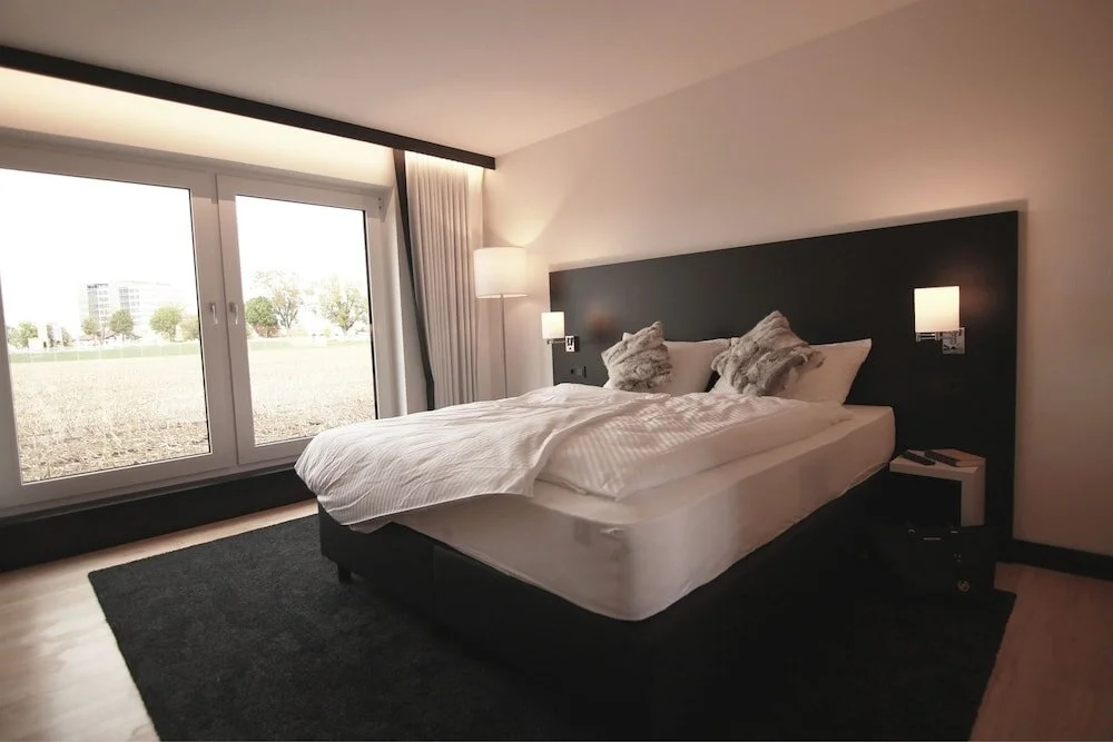 LH Hotel by WMM Hotels