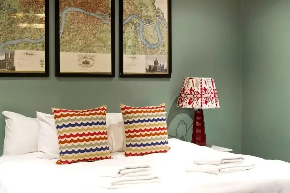 3 Bed Kensington Garden Flat