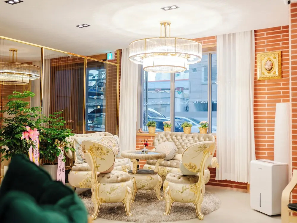 De Lamour Hotel
