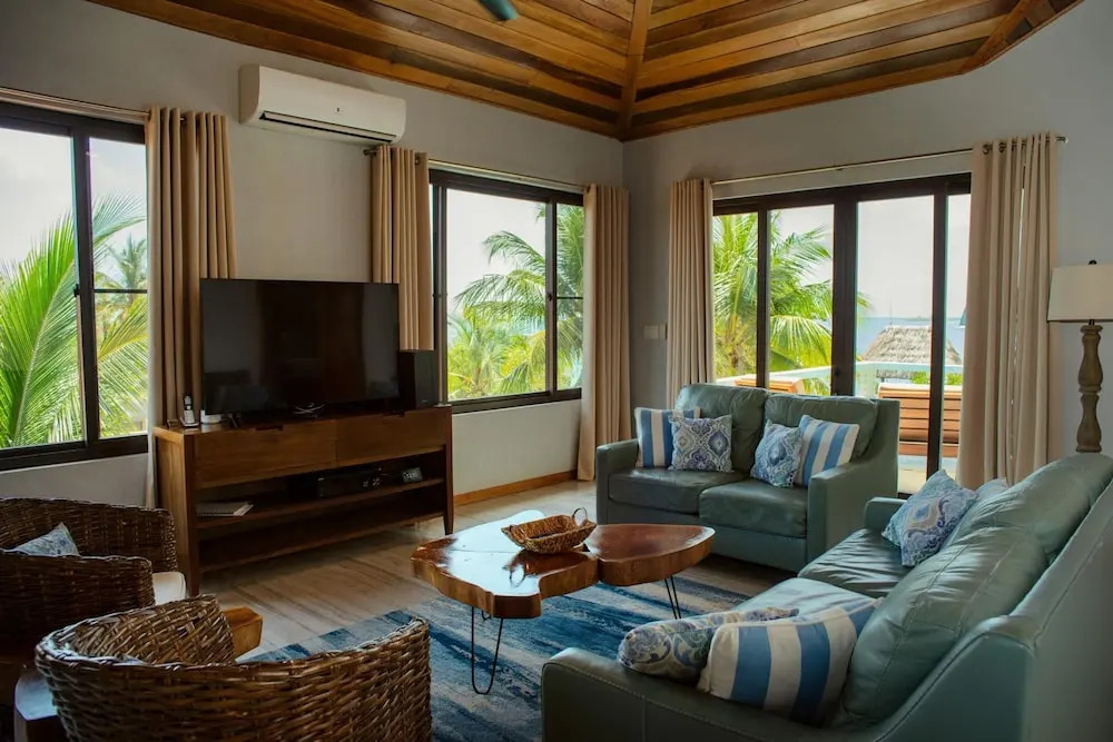 Island Time Gecko - Private Island Beachfront Villa 1 Min From Village