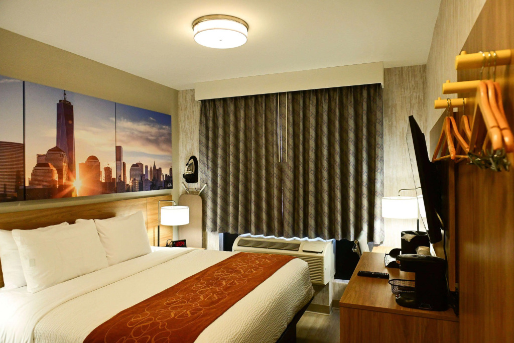Days Inn by Wyndham Bronx NYC